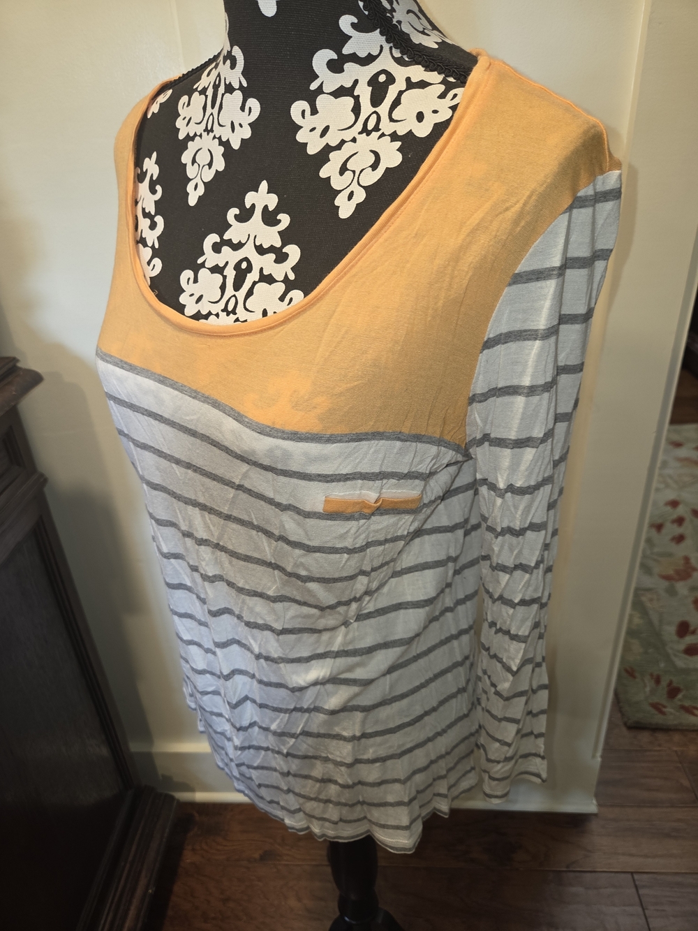 Bordeaux Scoop Neck Striped Long-Sleeve Top in Orange and Light Gray